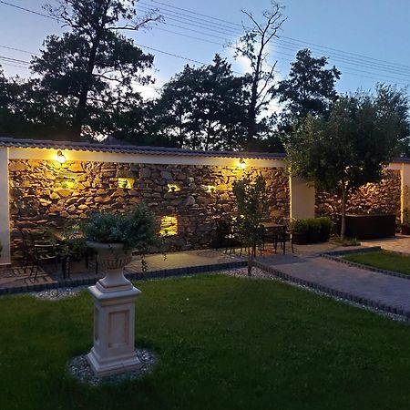 Conacul Poetilor Hotel Gura Râului Exterior foto