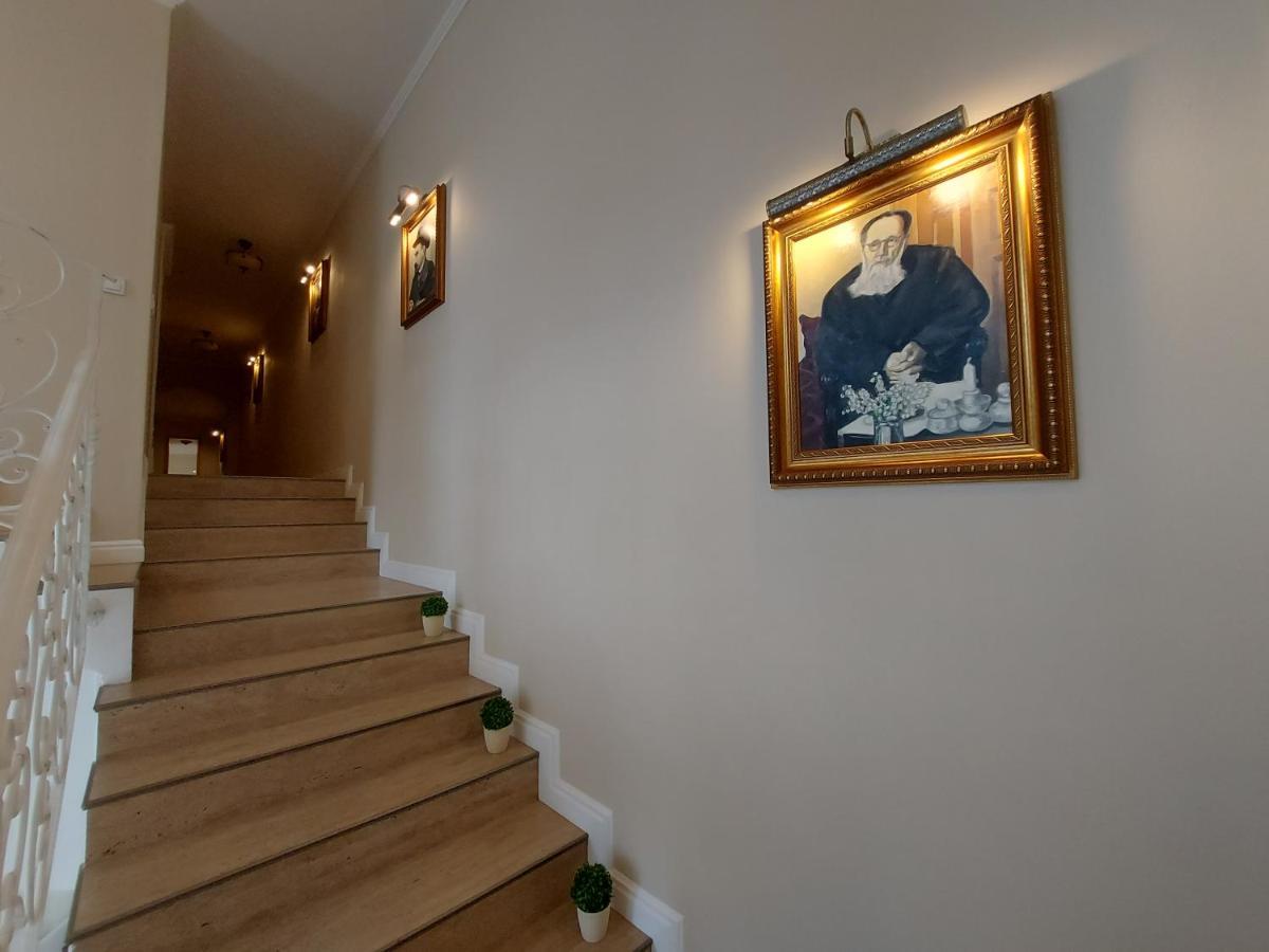 Conacul Poetilor Hotel Gura Râului Exterior foto