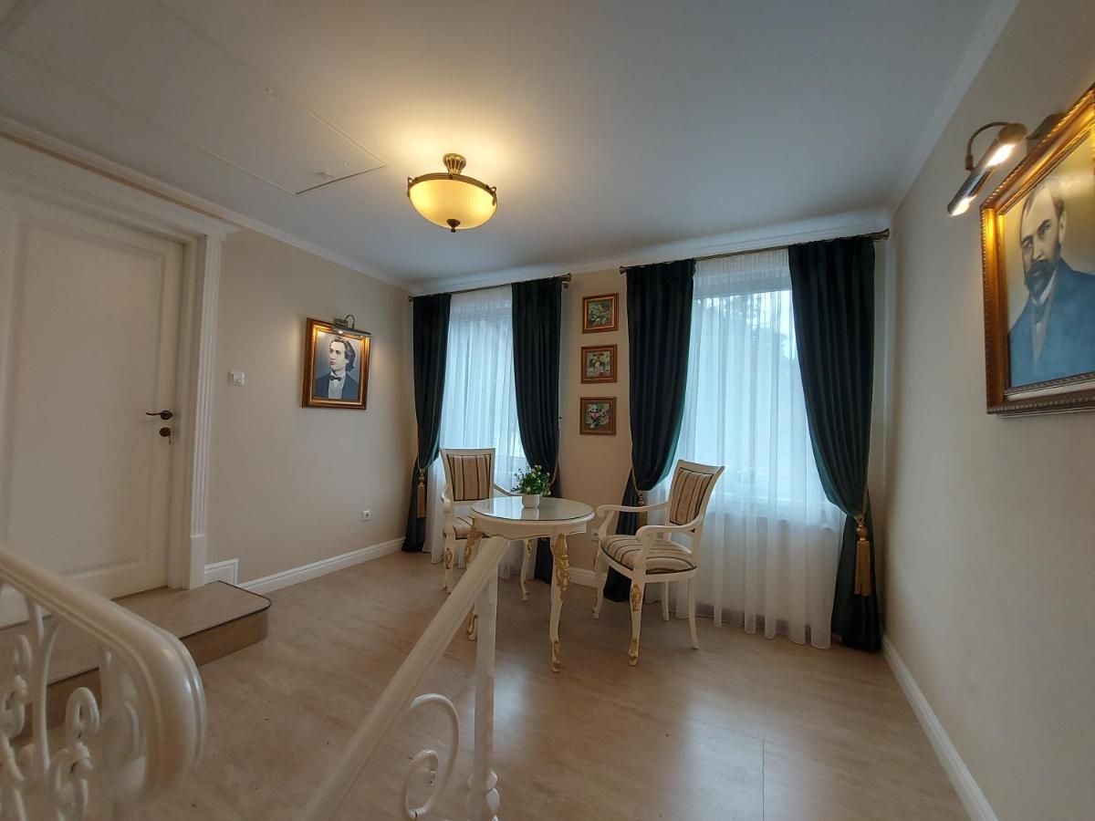 Conacul Poetilor Hotel Gura Râului Exterior foto