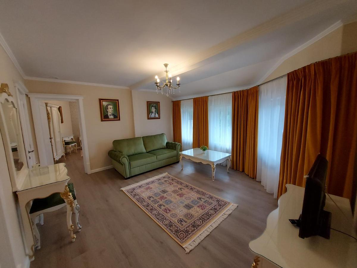 Conacul Poetilor Hotel Gura Râului Exterior foto