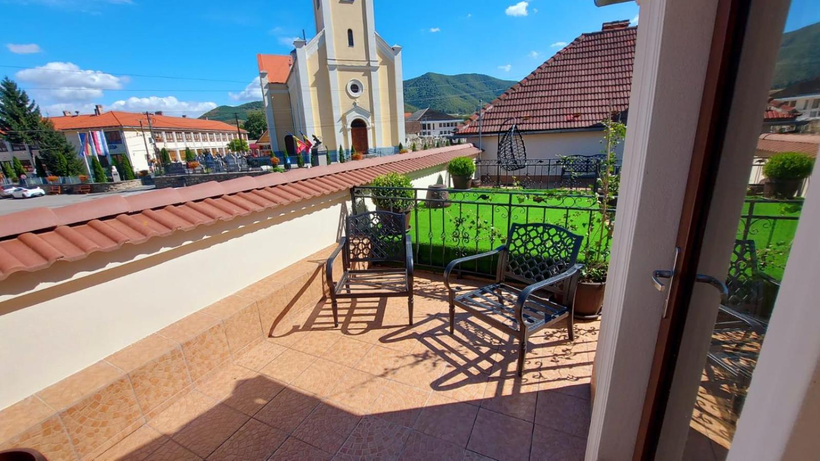 Conacul Poetilor Hotel Gura Râului Exterior foto