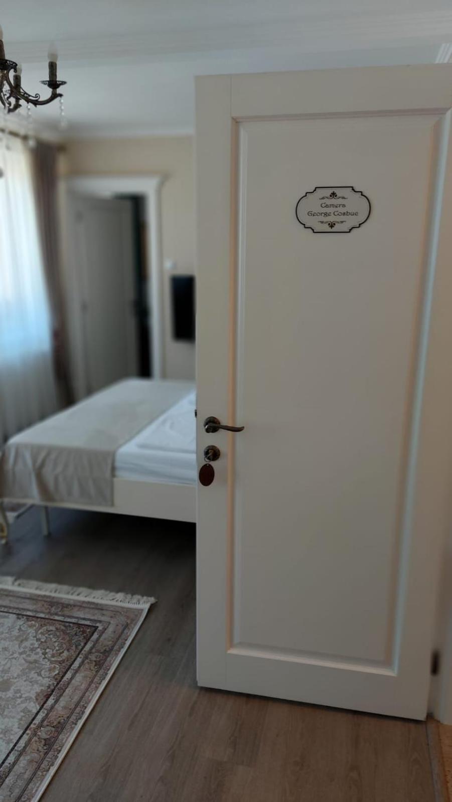 Conacul Poetilor Hotel Gura Râului Exterior foto