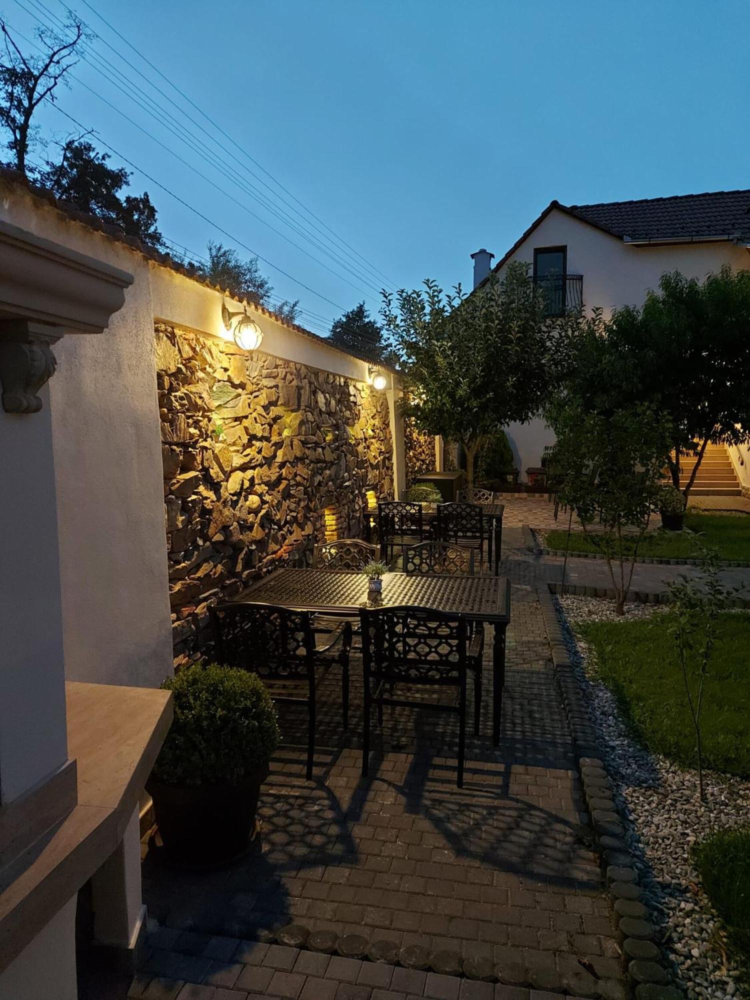 Conacul Poetilor Hotel Gura Râului Exterior foto